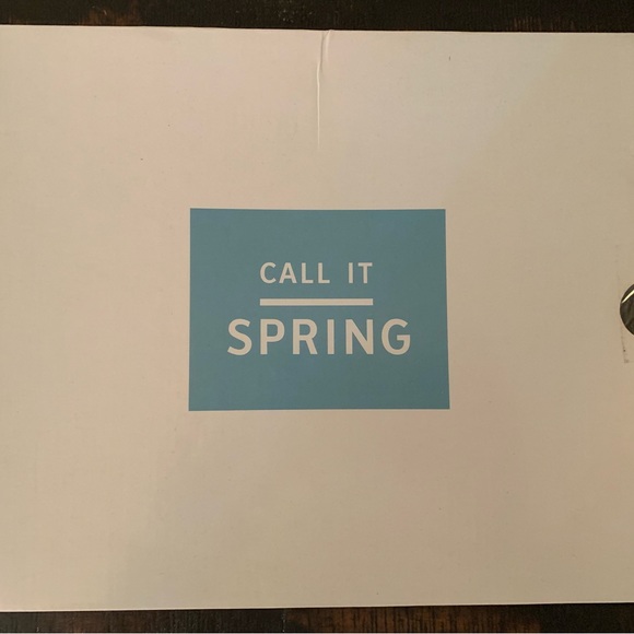 Pre-loved. Minimal wear. Please enlarge pictures to view. - Picture 11 of 13